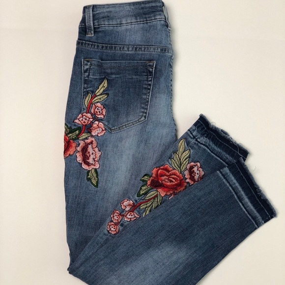 NANETTE LEPORE Rose Embroidery Stretch Skinny Jean - Picture 2 of 8